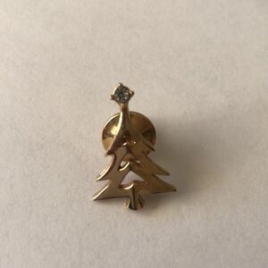 Avon Vintage Gold Tone Christmas Tree Pin Brooch